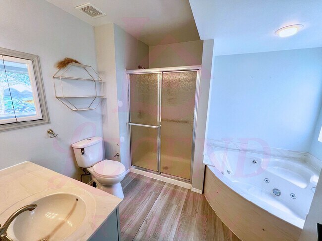 Building Photo - MOVE IN READY - Atrium Ranch for Rent in O...