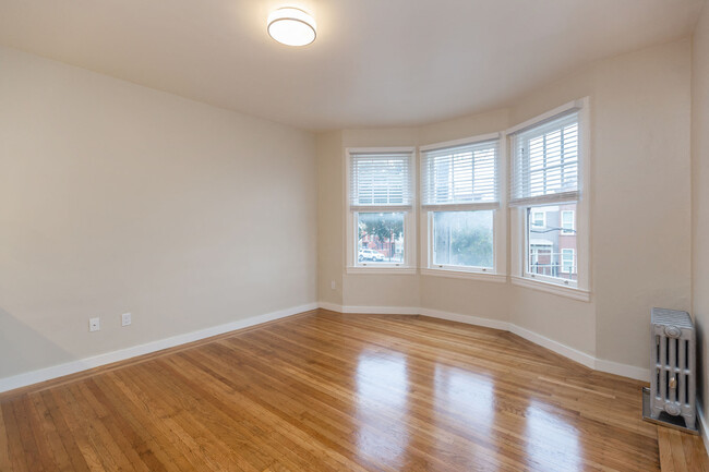 Interior Photo - 1725 Turk