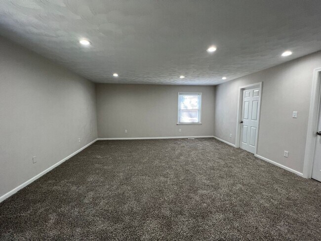 Building Photo - 5 Dunwoody Cir
