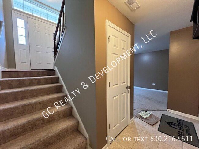 Building Photo - 2522 Dunraven Ave
