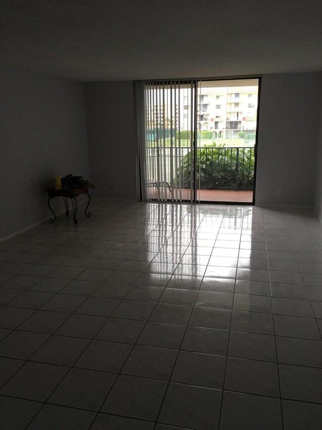 Building Photo - 2786 Tennis Club Dr