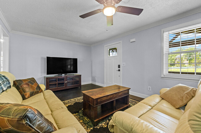 Building Photo - 1322 Raulston Rd