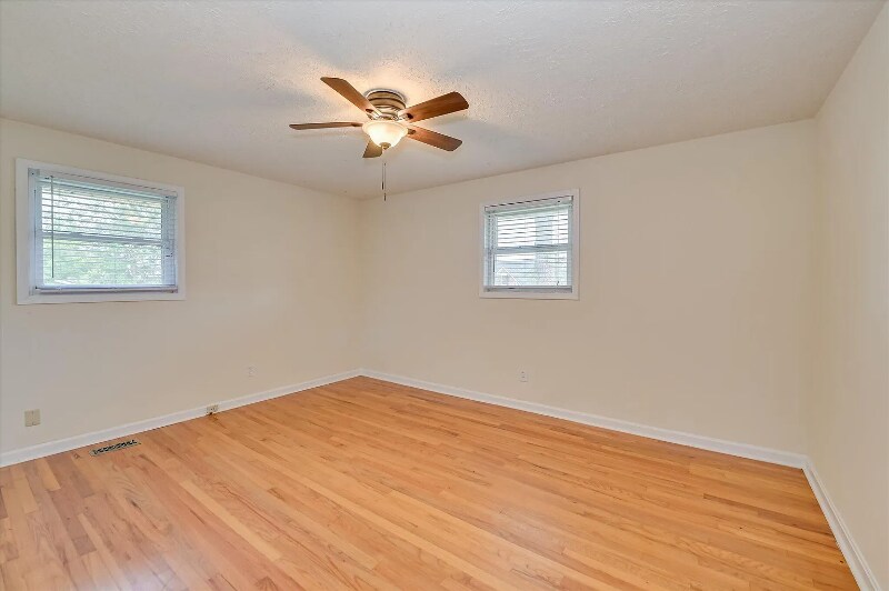 Building Photo - 103 Adams Ln