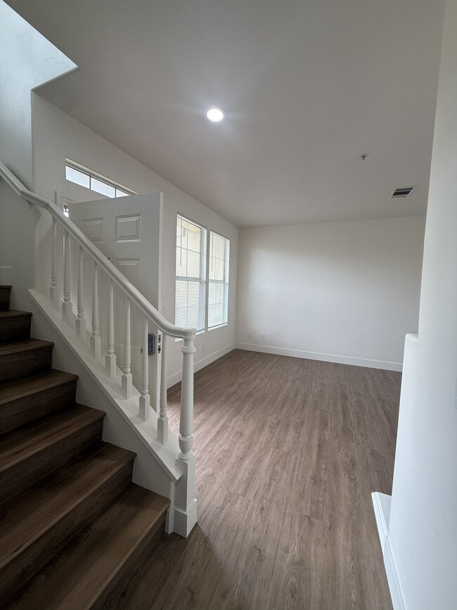 Building Photo - 488 W Summerfield Cir