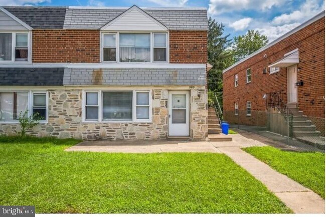 Building Photo - 2619 Tremont St