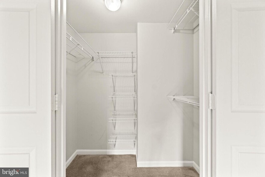 Building Photo - 2121 Jamieson Ave