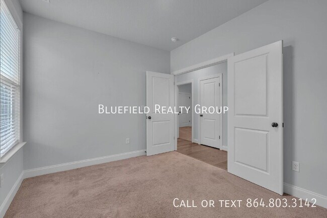 Building Photo - 2 Winding Rock Rd
