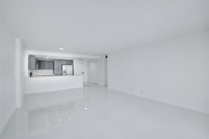 Building Photo - 3800 S Ocean Dr