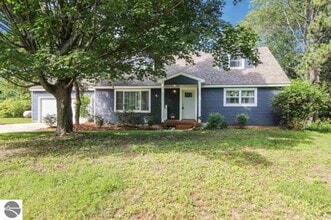 Building Photo - 4019 Williamsburg Rd