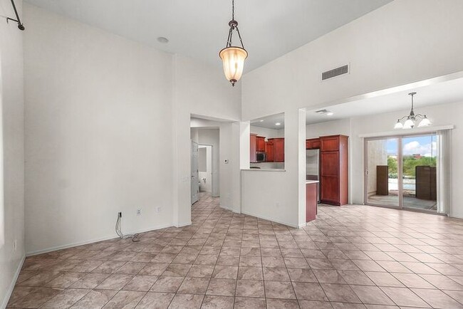 Building Photo - 2 Story-3 Bdrm, All Elecric- Energy Efficient/Vail Schools!