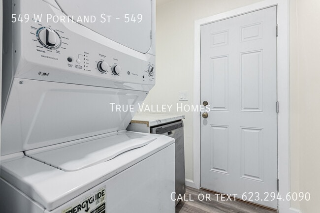 Building Photo - 549 W Portland St