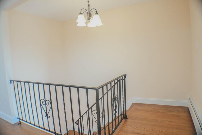 Building Photo - 300 Cator Ave