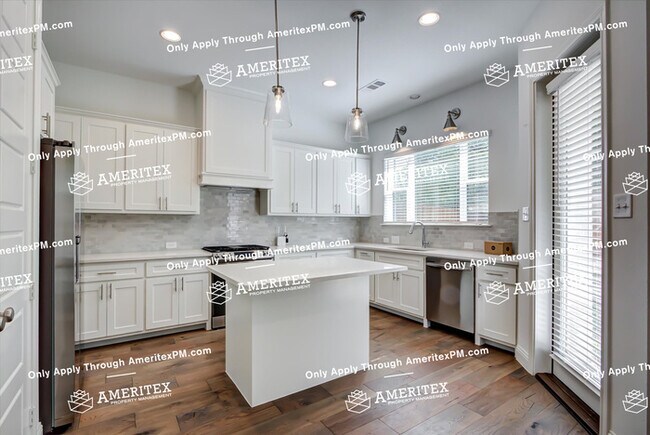 Building Photo - 6348 Oakbend Cir