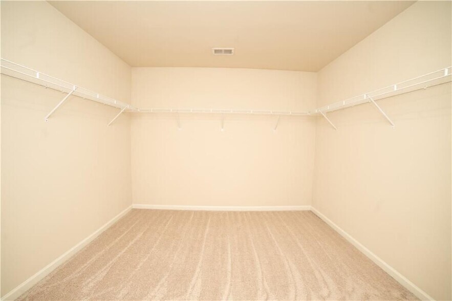 Building Photo - 376 Pernell