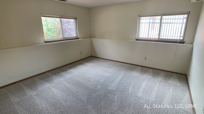 Building Photo - 850 Quail Lake Cir