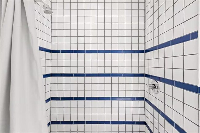 Building Photo - 1701 Alton Rd