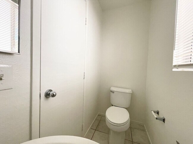 Building Photo - GATED COMMUNITY WITH POOL! Brand New Carpe...