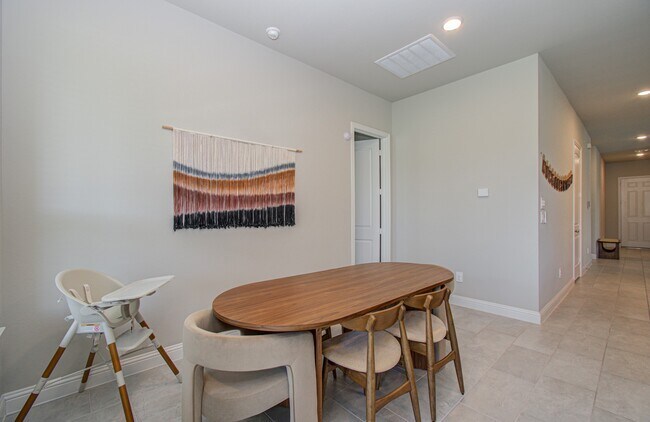 Building Photo - 10442 Eastern Bluestar Dr