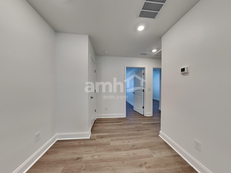 Building Photo - 106 Slice Dr