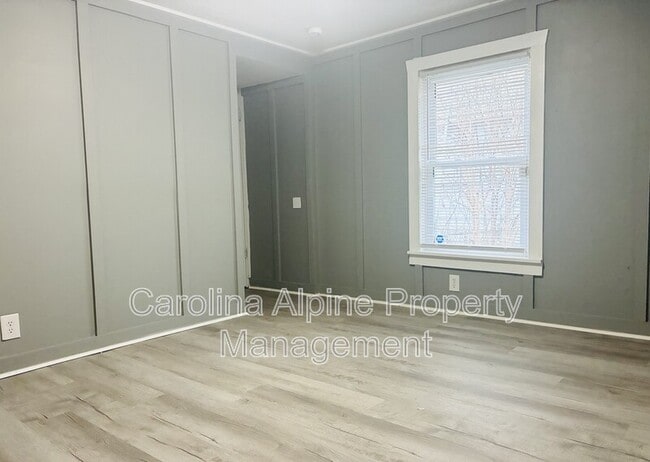 Building Photo - 1021 Dodd St