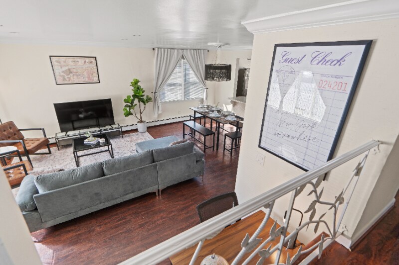 Building Photo - 9103 Columbia Ave