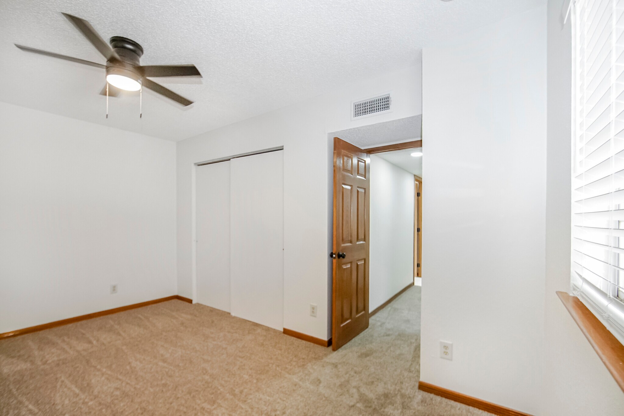 Building Photo - 929 Totonaca Ln
