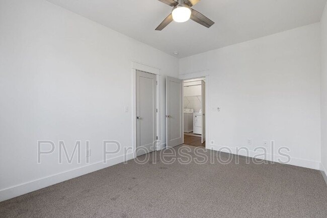 Building Photo - 225 S Bilbro Ave