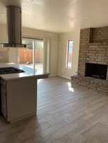 Building Photo - 325 W Howell Ave