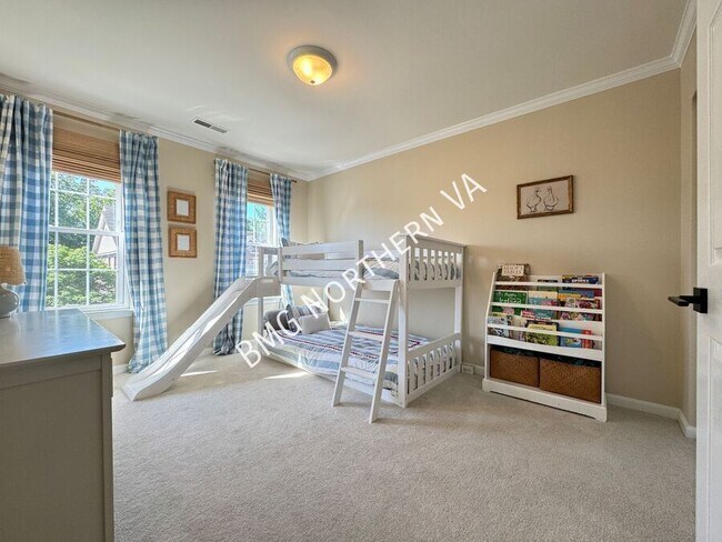 Building Photo - 5654 Governors Pond Cir