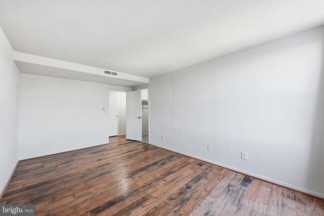 Building Photo - 4600 Duke St