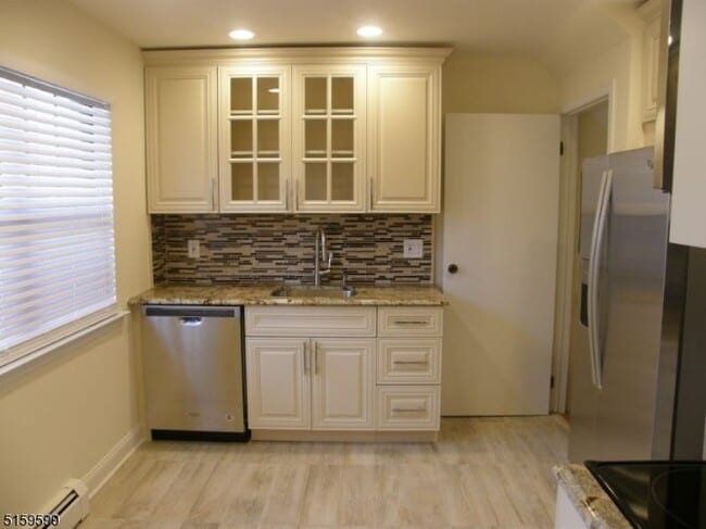 Building Photo - 768 Springfield Ave