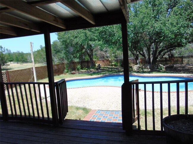 Building Photo - 805 Barton Creek Dr