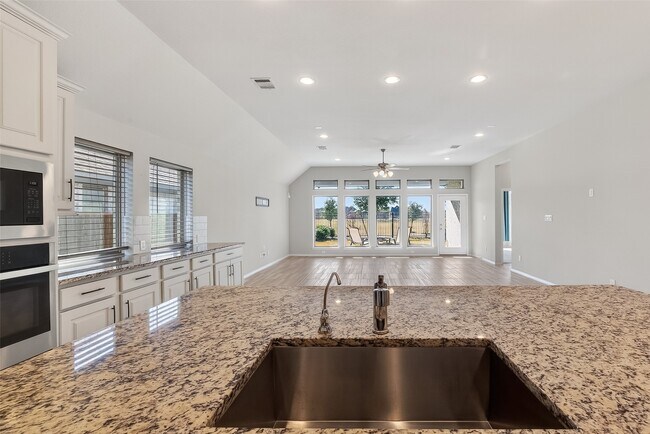 Building Photo - 3610 Brattain Dr