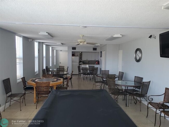Building Photo - 801 S Ocean Dr