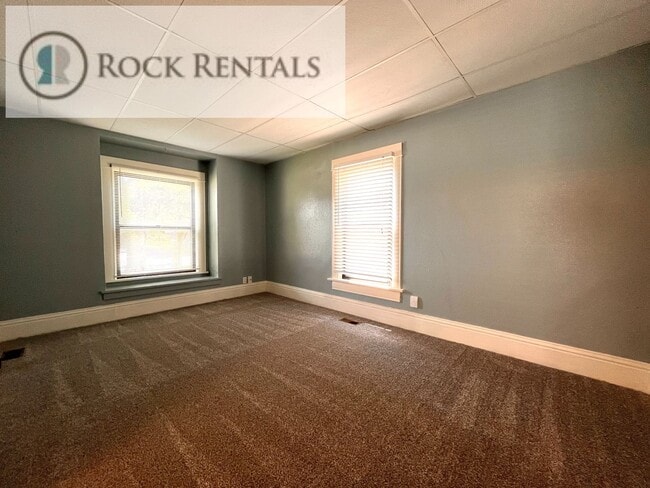 Building Photo - 3 Bed 1 Bath with Bonus Room