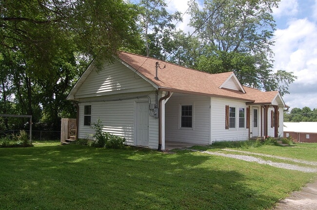 Building Photo - 209 N 6th St