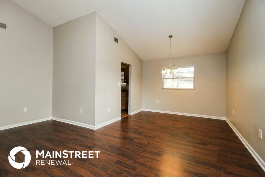 Building Photo - 3125 Orleans Way S