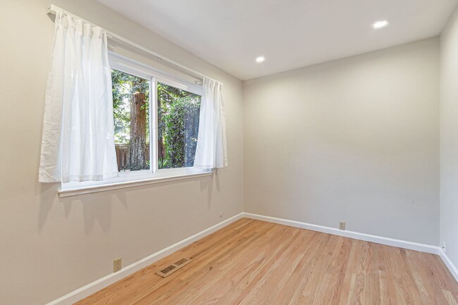 Building Photo - Beautiful Remodeled 5-Bedroom Los Altos Home