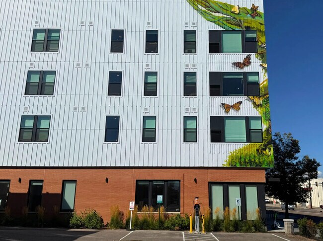 Building Photo - Warren Village at Alameda