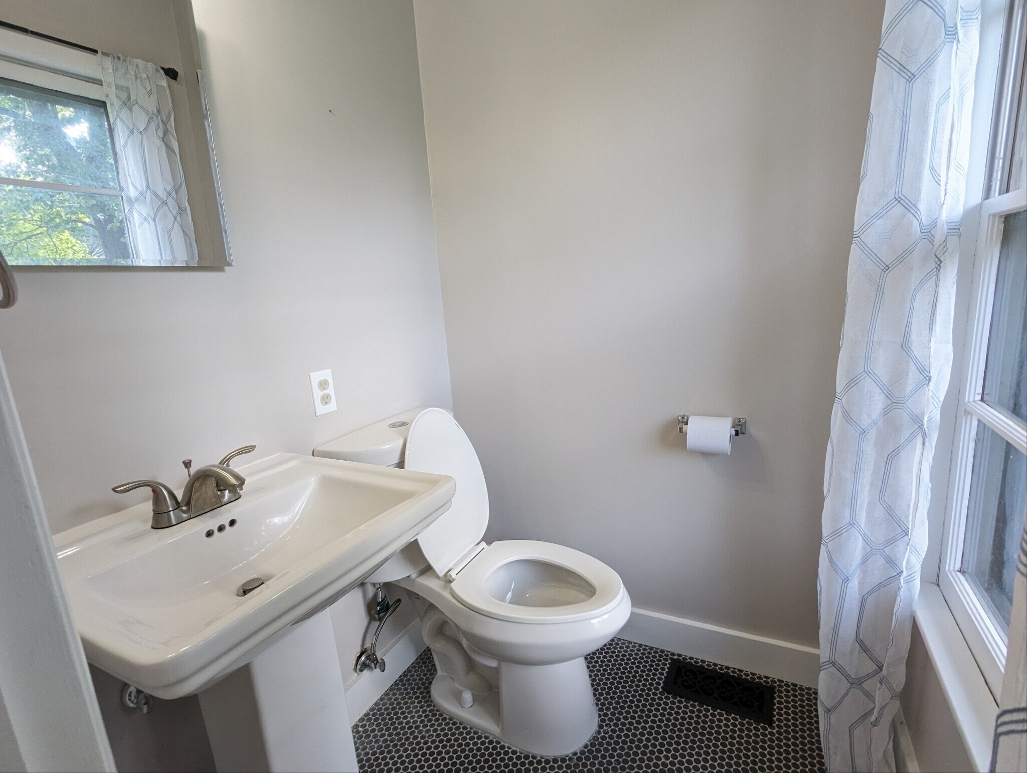 Master bathroom - 114 McFarlin Rd