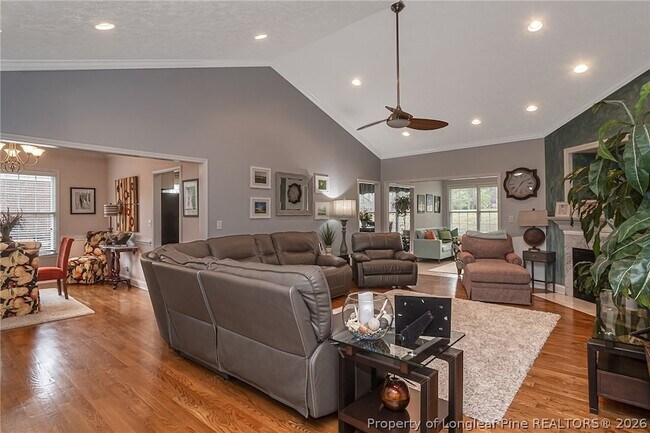 Building Photo - 3021 Bankhead Dr