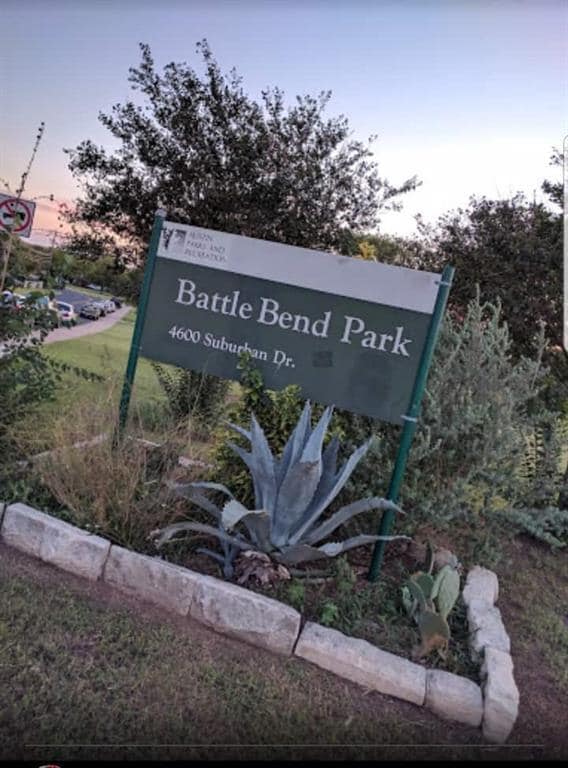 Building Photo - 313 Rowland Dr