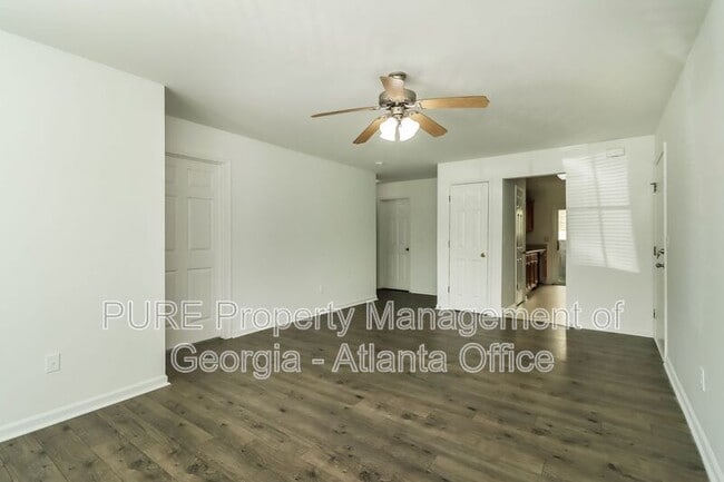 Building Photo - 1702 Stonehaven Cir