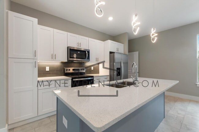 Building Photo - ONE MONTH FREE RENT! Modern, energy effici...