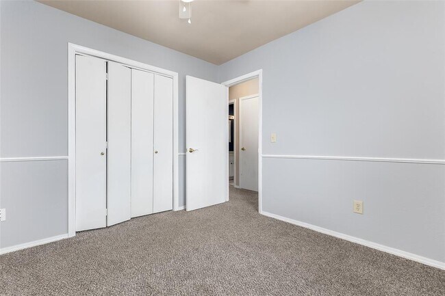 Building Photo - 10304 Southridge Terrace