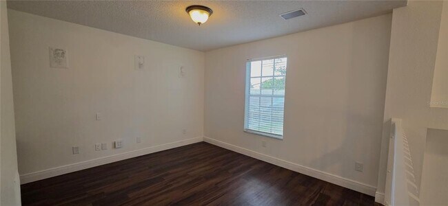 Building Photo - 1506 Scotch Pine Dr