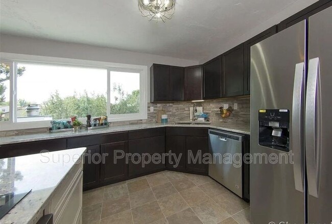 Building Photo - 7412 Willshire Blvd