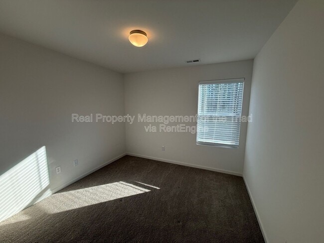 Building Photo - 206 Solacium Ln