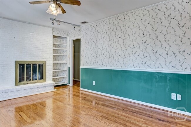 Building Photo - 4 Cottingham Dr