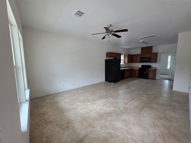 Building Photo - 6110 White Oak Dr